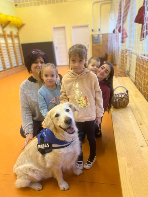 Állat- asszisztált kutyaterápiás foglalkozás 